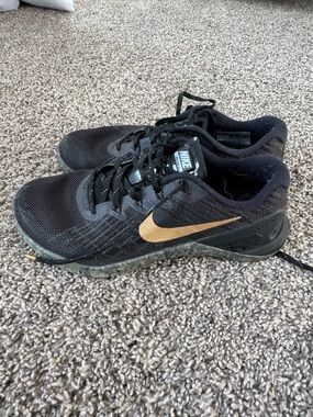 Nike Metcon 3 Black Training Shoes with Metallic Gold Swoosh